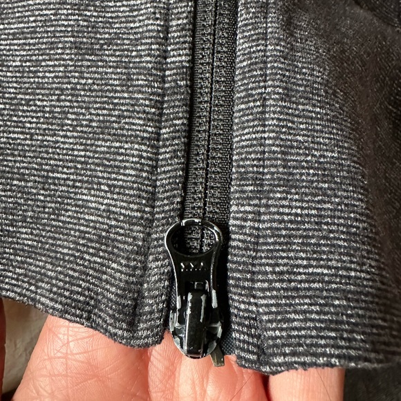 Lululemon Stride Jacket Size 4 - Picture 10 of 10